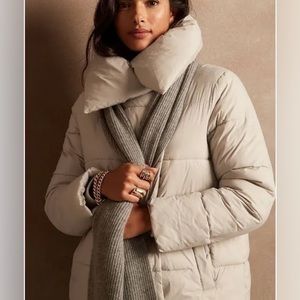 Banana Republic Funnel-Neck Puffer Coat |
Color: Gray | Size: XS |